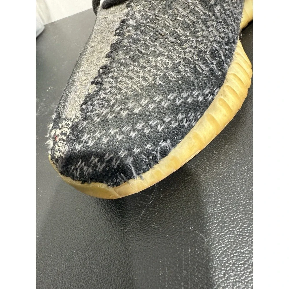 Adidas Yeezy Boost 350 V2 Low Carbon‎ Size 8.5 FZ5000 Black Grey Kanye West Men